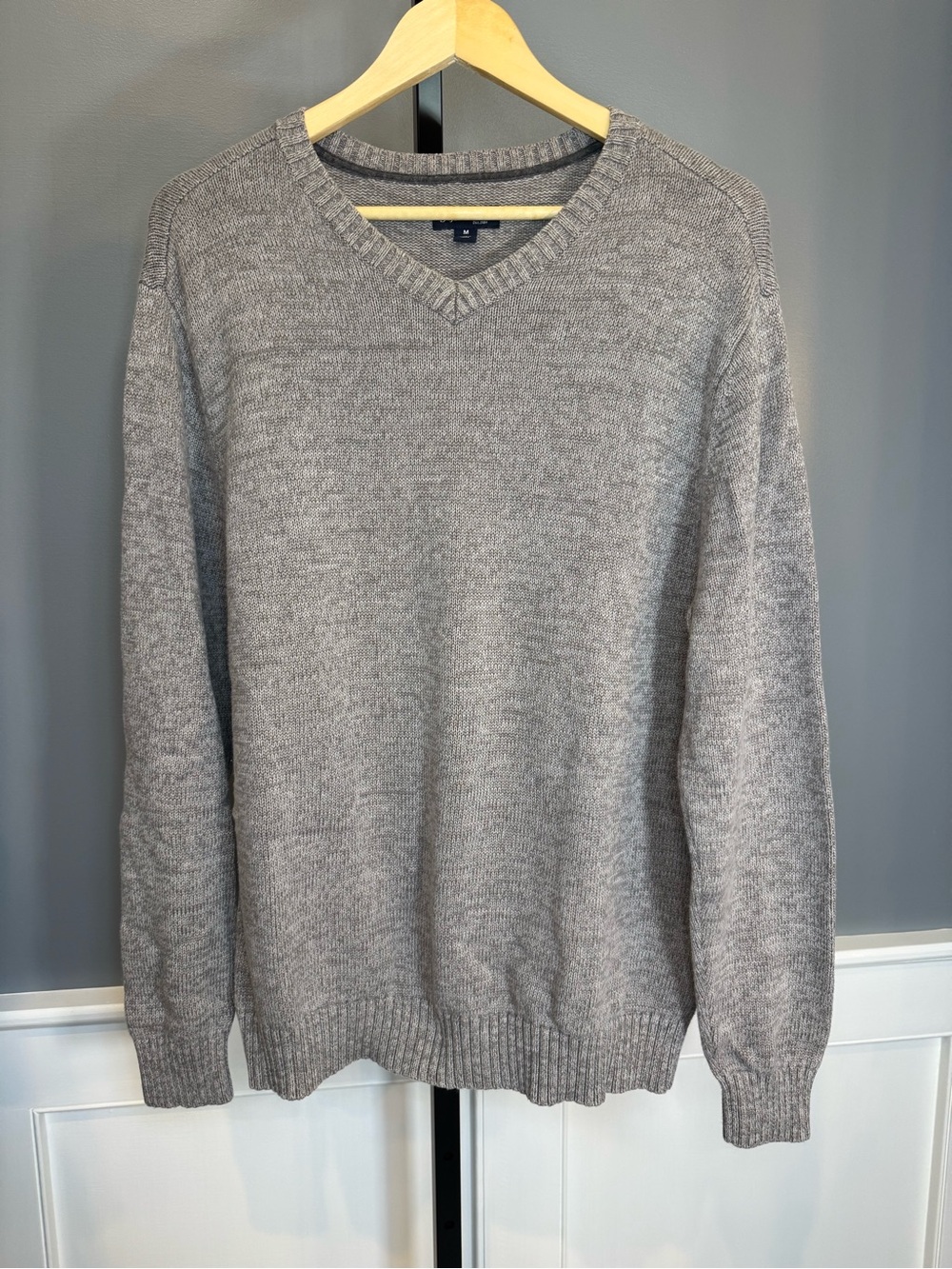 St. John’s Bay 100% Cotton Taupe V-Neck Sweater Men’s Medium